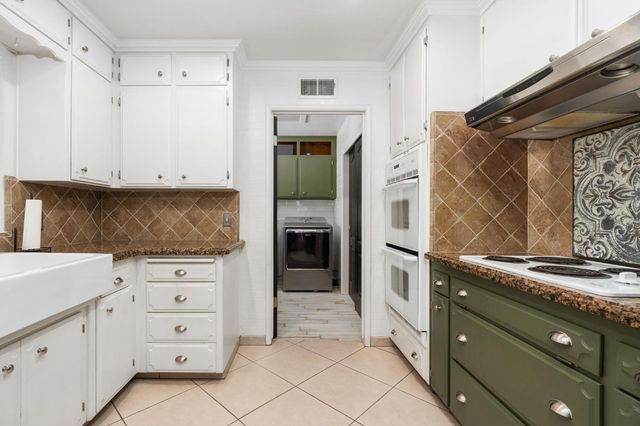 1324 W Fremont Avenue, Fresno, CA 93711