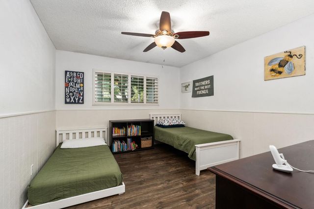 1324 W Fremont Avenue, Fresno, CA 93711