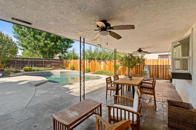 1324 W Fremont Avenue, Fresno, CA 93711