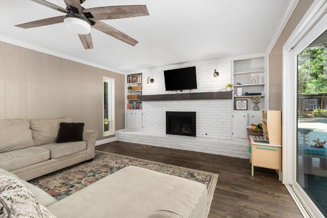 1324 W Fremont Avenue, Fresno, CA 93711