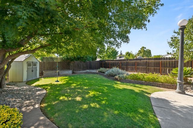 1324 W Fremont Avenue, Fresno, CA 93711