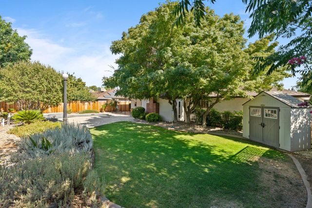 1324 W Fremont Avenue, Fresno, CA 93711