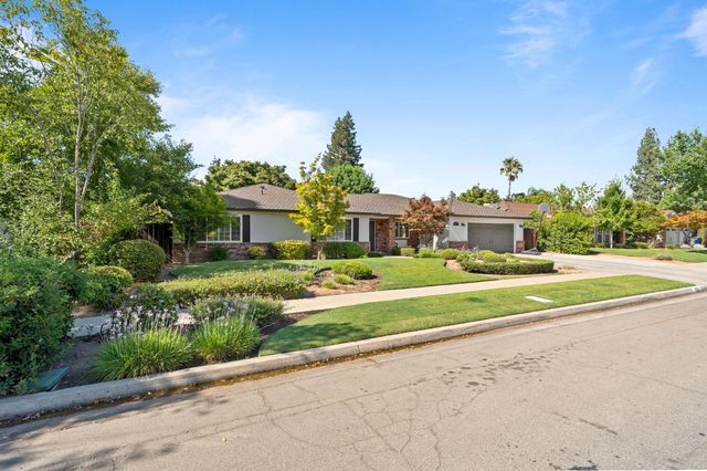 1324 W Fremont Avenue, Fresno, CA 93711