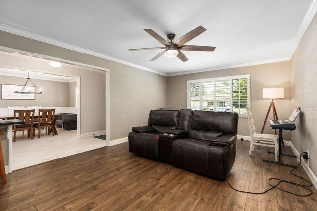 1324 W Fremont Avenue, Fresno, CA 93711