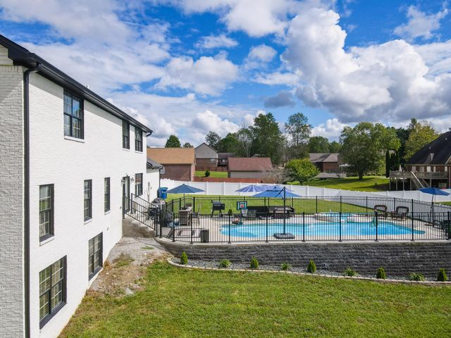 286 Lake Forest Drive, Somerset, KY 42503