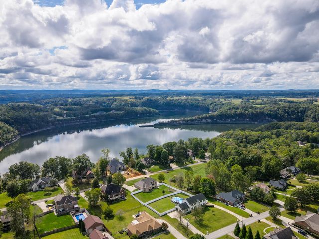 286 Lake Forest Drive, Somerset, KY 42503