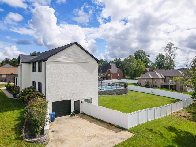 286 Lake Forest Drive, Somerset, KY 42503