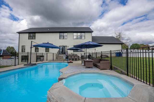 286 Lake Forest Drive, Somerset, KY 42503