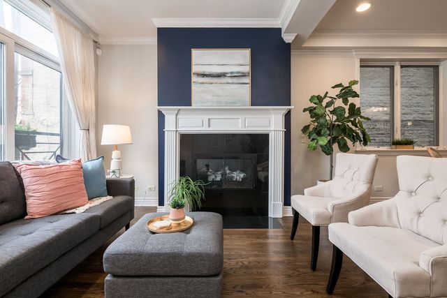 1523 W Thomas Street 1, Chicago, IL 60642