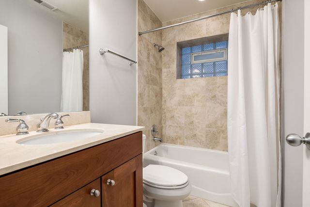 1523 W Thomas Street 1, Chicago, IL 60642