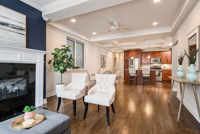 1523 W Thomas Street 1, Chicago, IL 60642