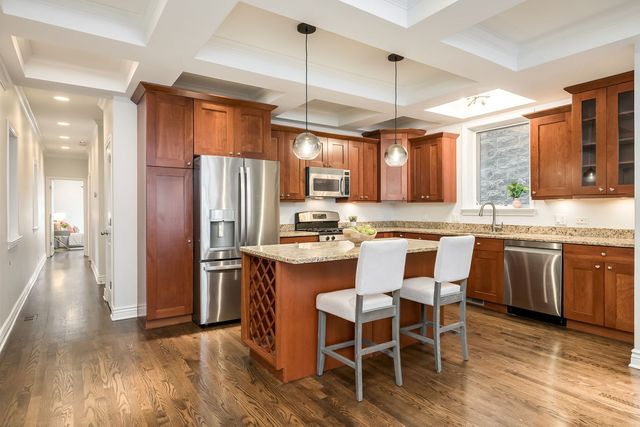 1523 W Thomas Street 1, Chicago, IL 60642