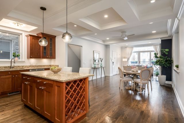 1523 W Thomas Street 1, Chicago, IL 60642