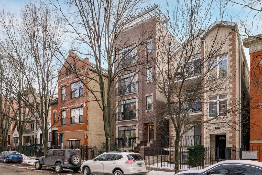 1523 W Thomas Street 1, Chicago, IL 60642