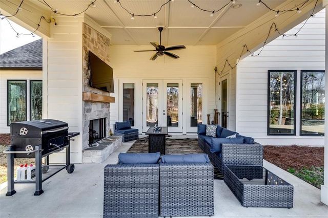 155 Dean Drive, Tyrone, GA 30290