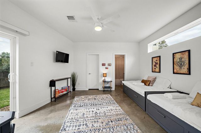 3002 Hawkins Street, Houston, TX 77003