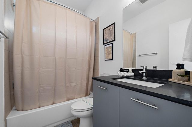 3002 Hawkins Street, Houston, TX 77003