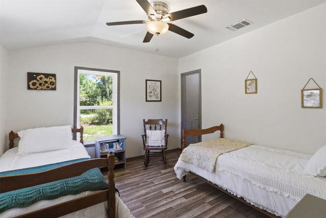 10015 Shoreline Drive, Wills Point, TX 75169