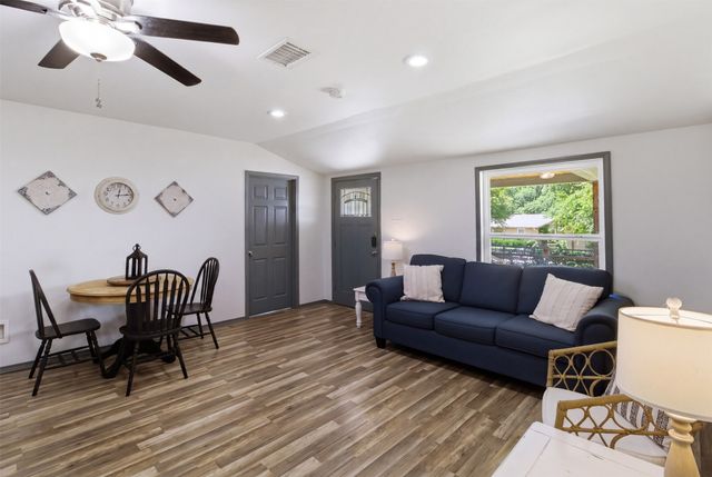 10015 Shoreline Drive, Wills Point, TX 75169