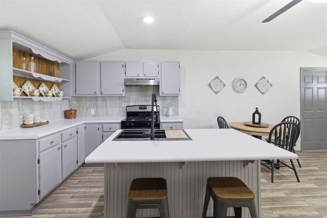 10015 Shoreline Drive, Wills Point, TX 75169