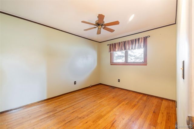 5035 Hillcrest Court, Trenton, MI 48183