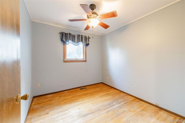 5035 Hillcrest Court, Trenton, MI 48183