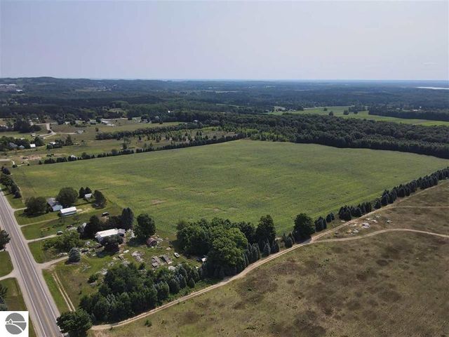 4530 E Traverse Highway, Traverse City, MI 49684