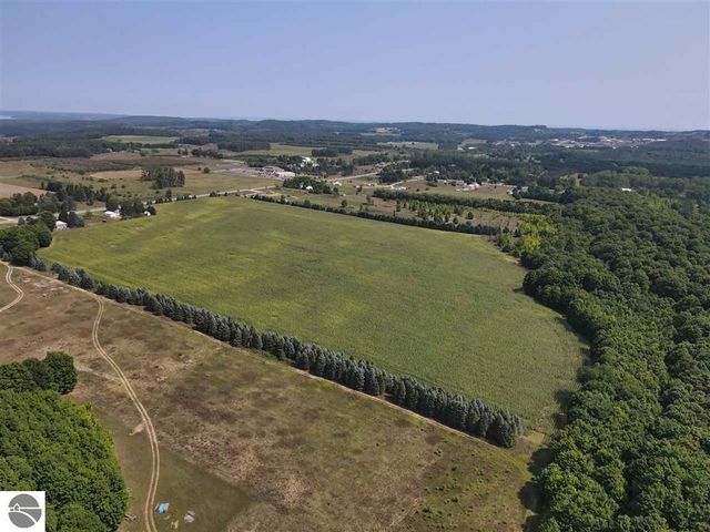 4530 E Traverse Highway, Traverse City, MI 49684