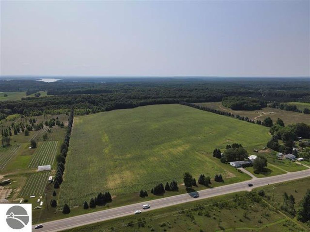 4530 E Traverse Highway, Traverse City, MI 49684