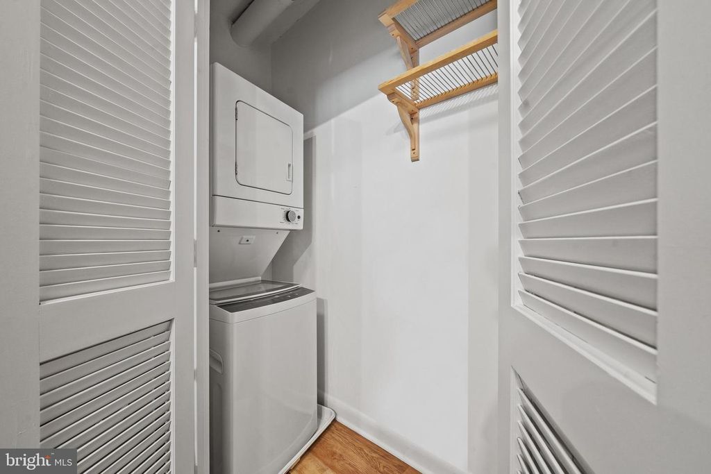 Image 16 of property listing at 400 MASSACHUSETTS AVE NW #421, Washington, DC 20001