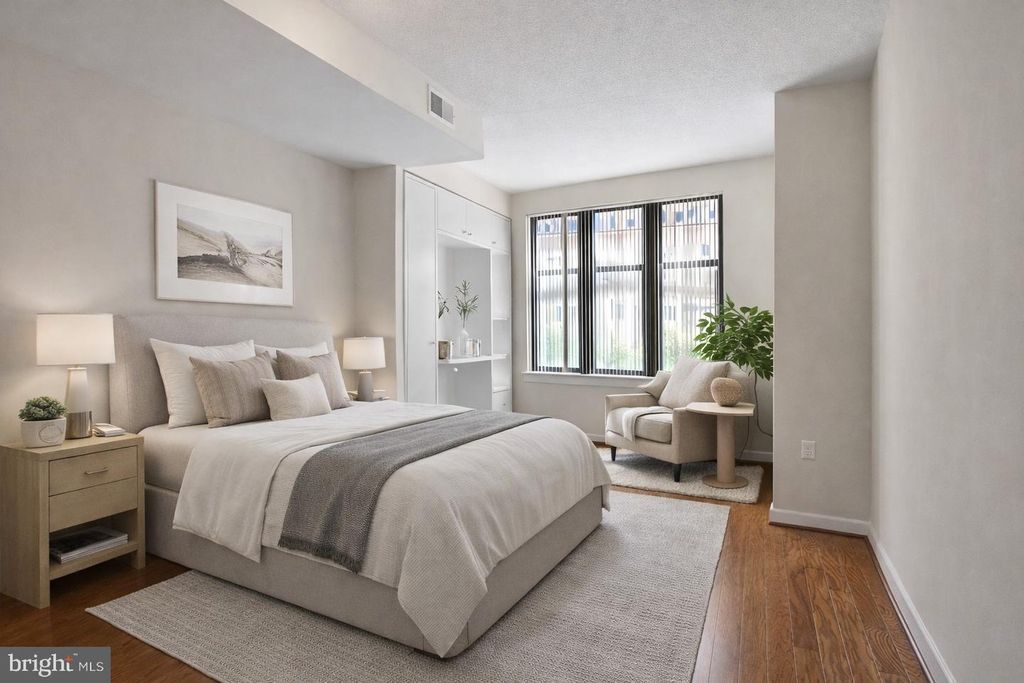 Image 19 of property listing at 400 MASSACHUSETTS AVE NW #421, Washington, DC 20001