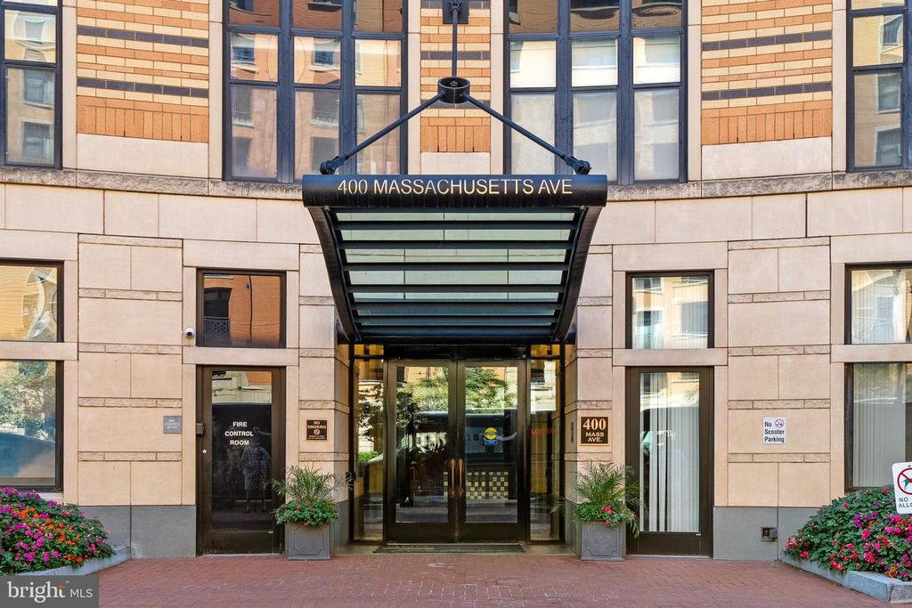 Image 2 of property listing at 400 MASSACHUSETTS AVE NW #421, Washington, DC 20001