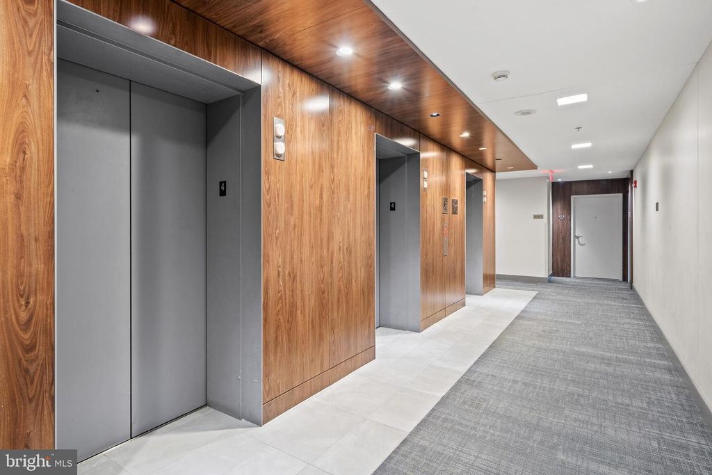 Image 3 of property listing at 400 MASSACHUSETTS AVE NW #421, Washington, DC 20001