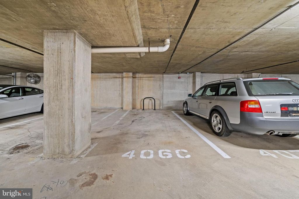 Image 30 of property listing at 400 MASSACHUSETTS AVE NW #421, Washington, DC 20001