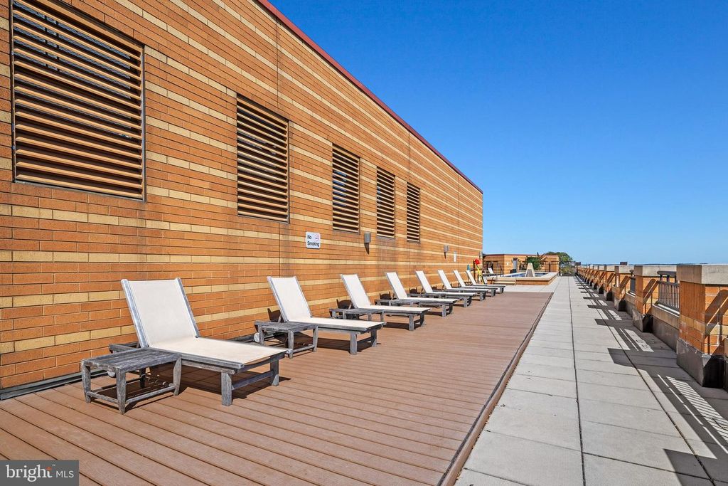 Image 36 of property listing at 400 MASSACHUSETTS AVE NW #421, Washington, DC 20001