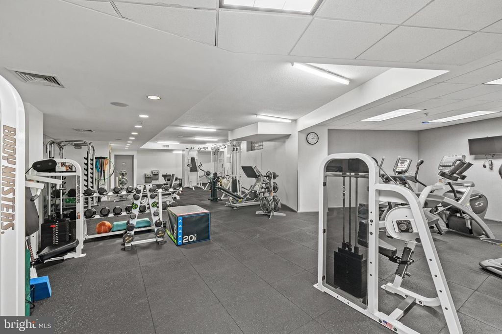 Image 43 of property listing at 400 MASSACHUSETTS AVE NW #421, Washington, DC 20001