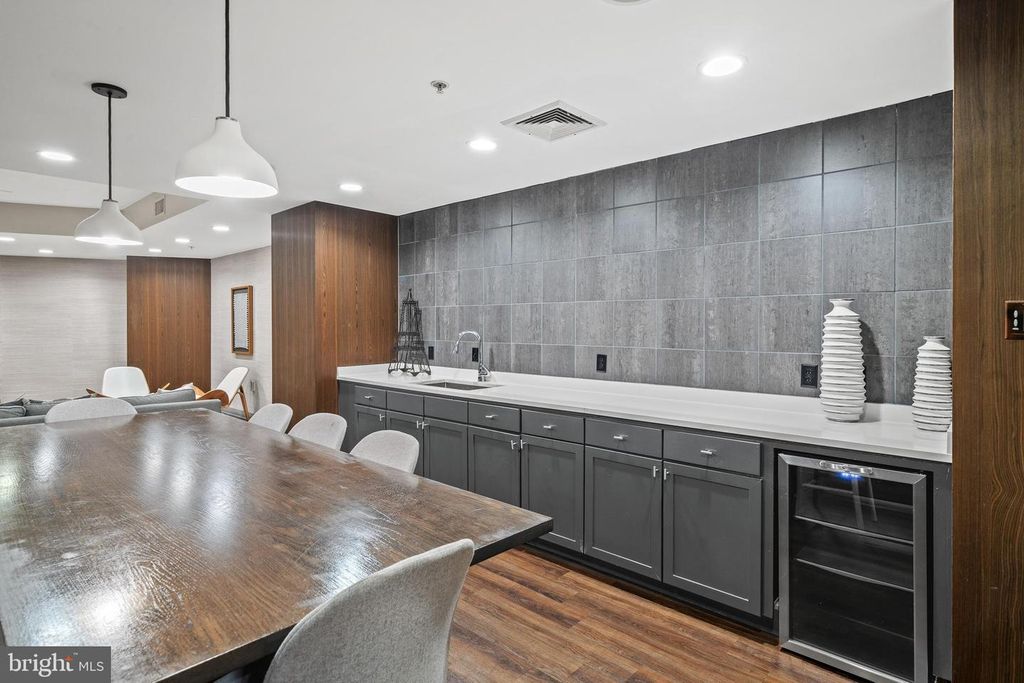 Image 47 of property listing at 400 MASSACHUSETTS AVE NW #421, Washington, DC 20001