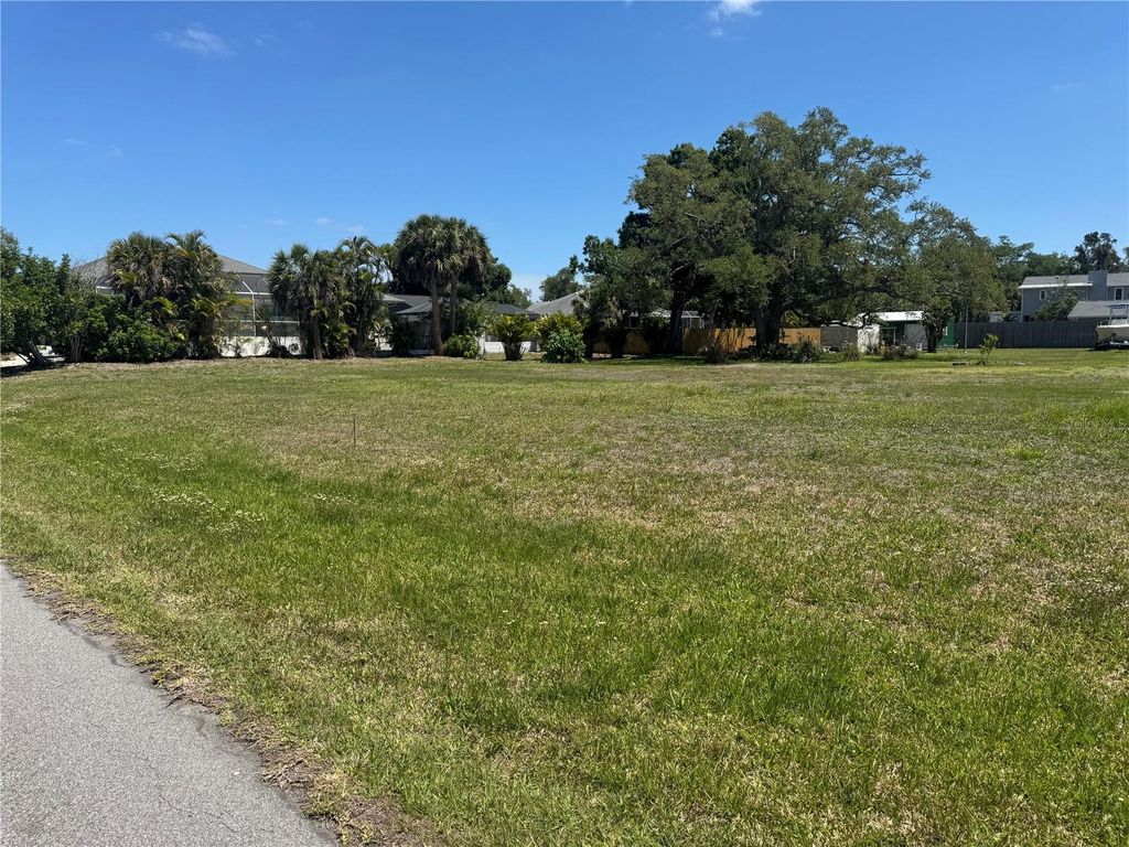 BONITA AVENUE, Nokomis, FL 34275