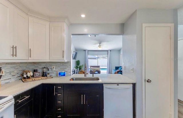 252 HIDDEN SPRINGS CIRCLE, Kissimmee, FL 34743