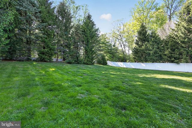 1108 DICKENS DR, West Chester, PA 19380