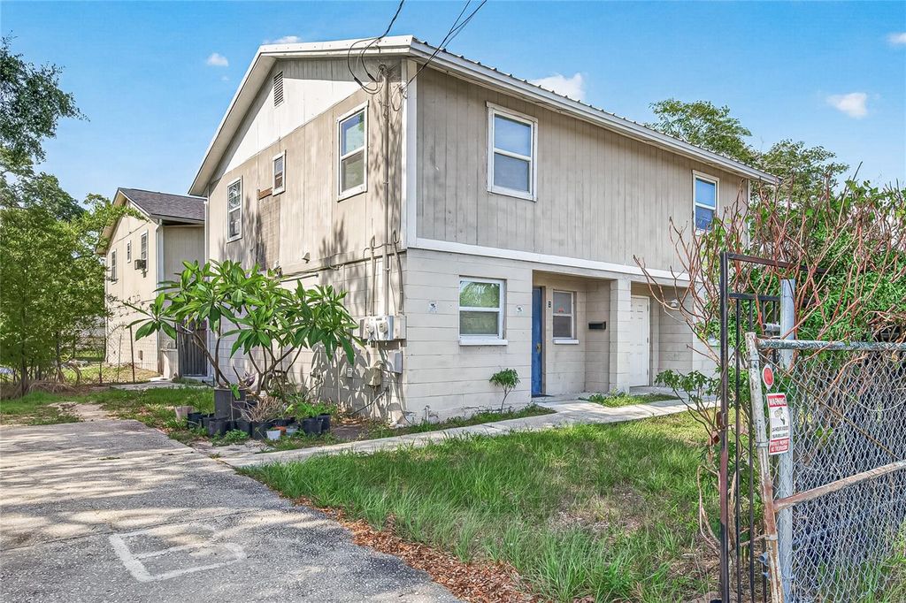 Image 2 of property listing at 3602 N 54TH STREET, Tampa, FL 33619