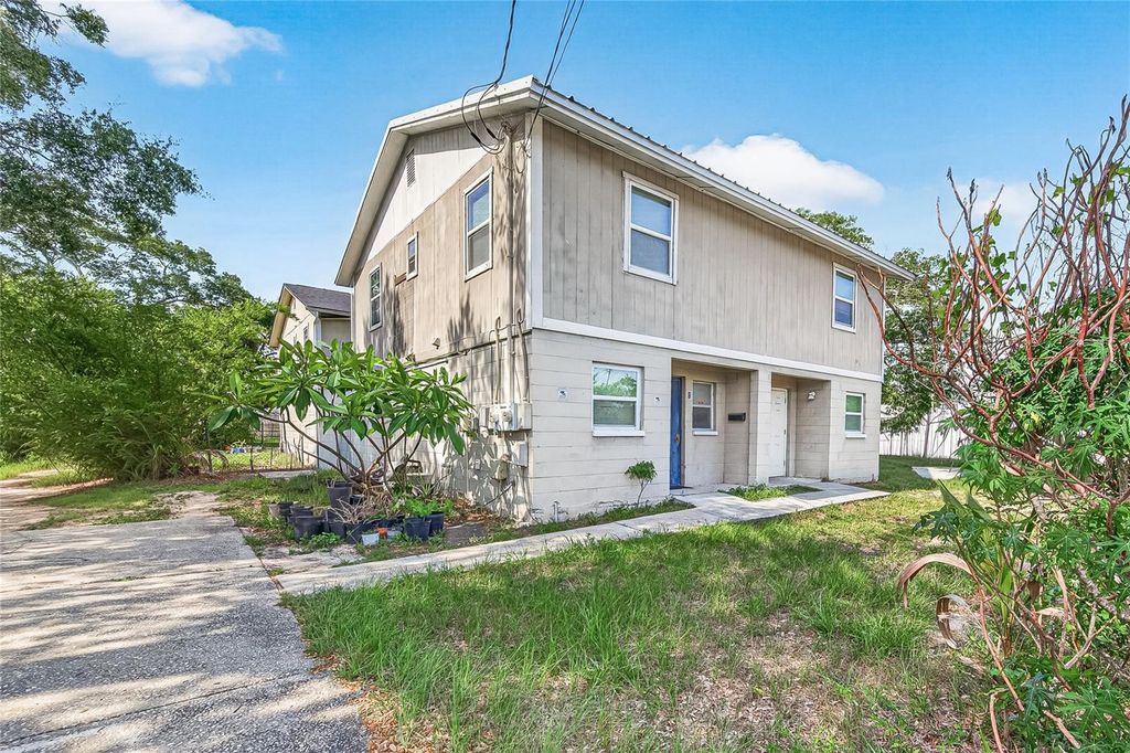 Image 6 of property listing at 3602 N 54TH STREET, Tampa, FL 33619