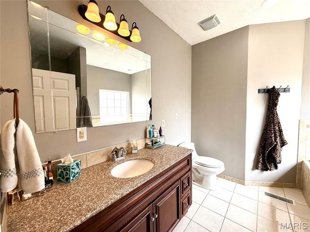 1003 Red Arrow, Sikeston, MO 63801