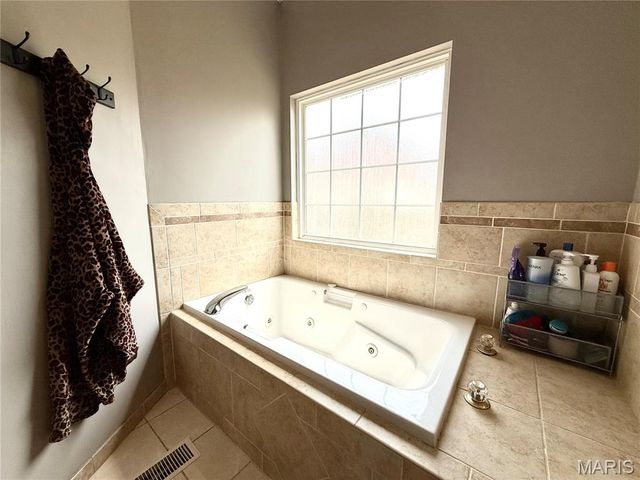 1003 Red Arrow, Sikeston, MO 63801