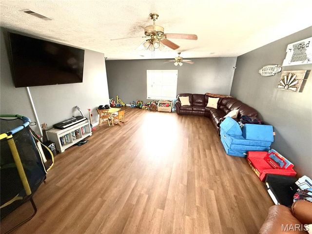 1003 Red Arrow, Sikeston, MO 63801