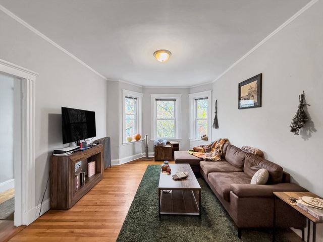 593 Centre Street 3, Boston, MA 02130