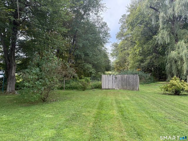 56 Wedgewood Drive, Naugatuck, CT 06770