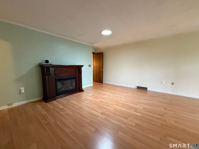 56 Wedgewood Drive, Naugatuck, CT 06770