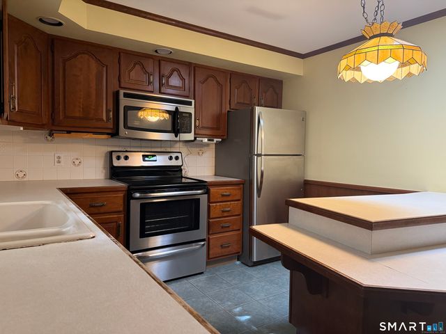 56 Wedgewood Drive, Naugatuck, CT 06770