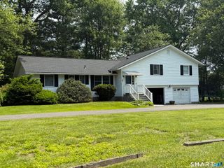 56 Wedgewood Drive, Naugatuck, CT 06770
